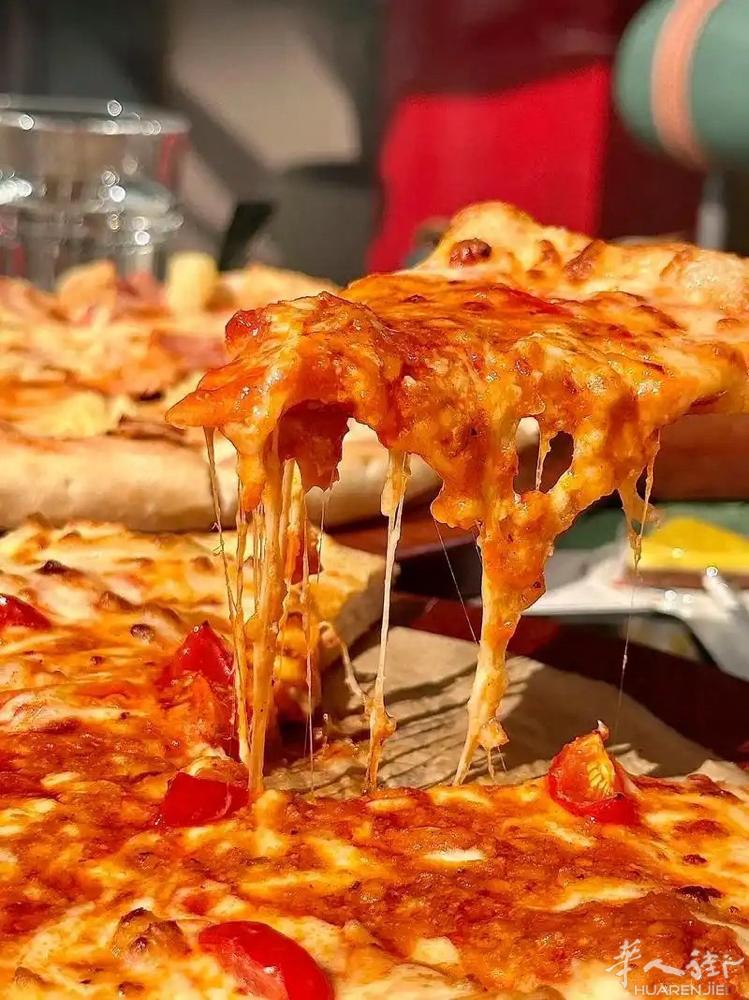 verona市区附近招中国人pizza师傅一名，住家楼上，3包。联系电话3339