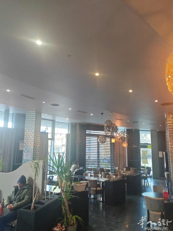 78100 SAINT- gemain en lay 有一餐馆大烟囱，设备齐全，