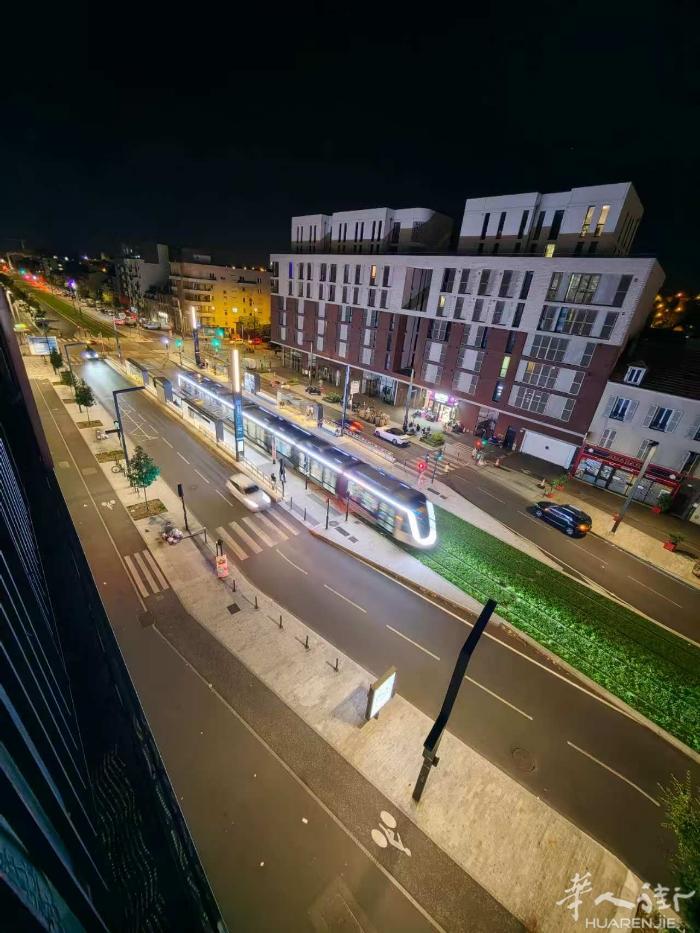 Vitry-sur-Seine ，一房一厅，其中有一间房出租价格是450欧，包水
