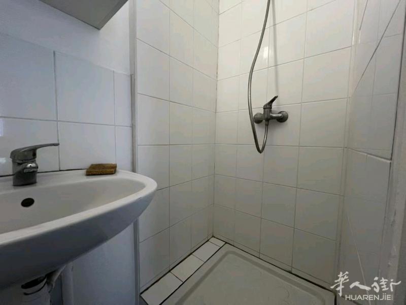 13区安静舒适studio 13.2平14万8 地址：60-70 bouleva