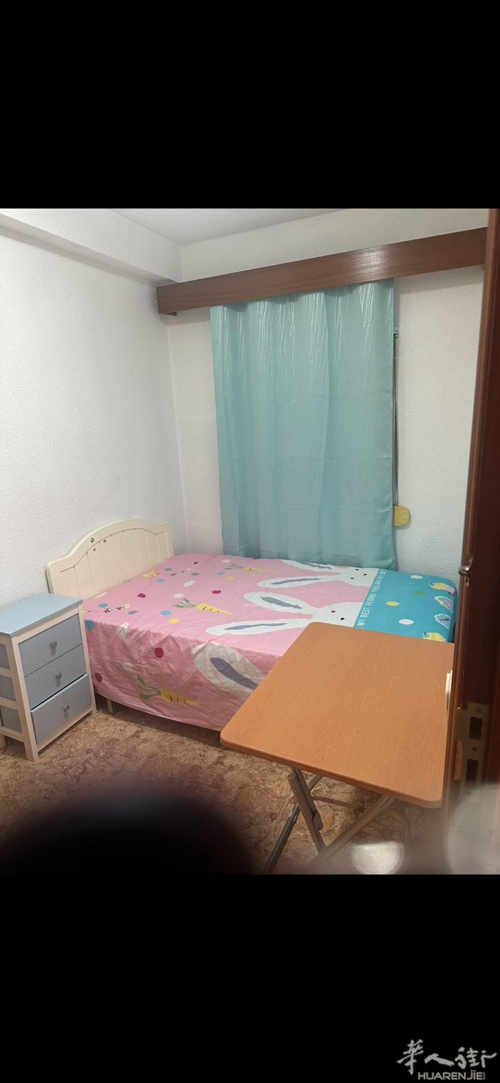 usera离地铁口近，房间干净，住家人少，详情面议635920158