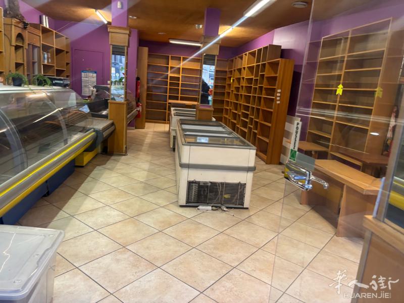 商铺租约转让 – 商业用房 57㎡  现转让商业租约，适合经营精品食品店、无排烟