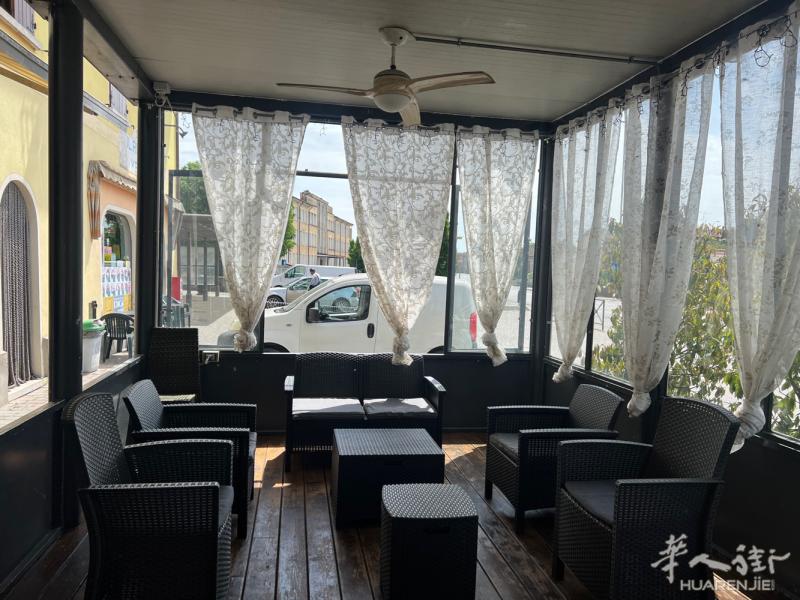 酒吧出售，老虎机平均2千左右，吧台生意稳定另外加奖票，非诚勿扰谢谢