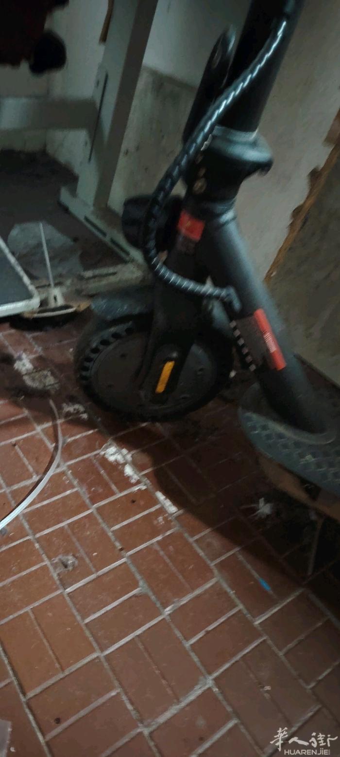 出售滑板车，买来没怎么用，200欧 需要的加微信D6789929