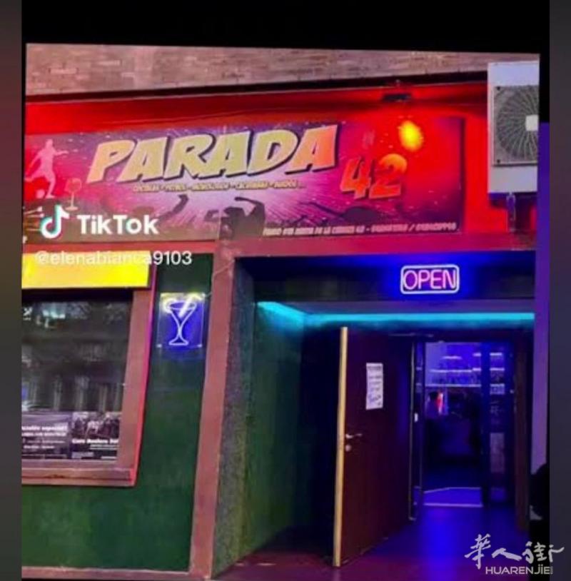 夜酒吧PUB转让,帮外国朋友转发，近地铁口，证件齐全，没有salida de humos,130平方左右，房租两千多，有意者来电