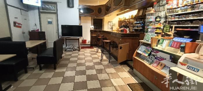 Tabac - BAR - FDJ 价格15万，在36省离巴黎300公里，店铺在