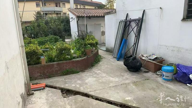 【出租】Viaccia区域新装修三层落地房出租 五房一厅一厨两卫➕高阁楼  前院