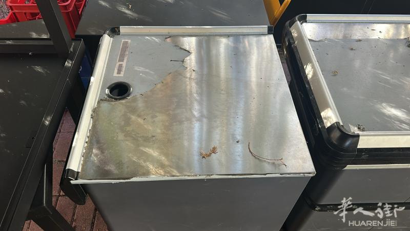 百元店用的caja台出售一套两件套，150*85*60，60*82，售价350元