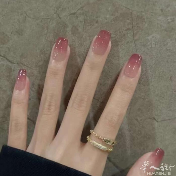 米兰市内找熟练美甲中工美甲师联系电话 33318393563 谢谢