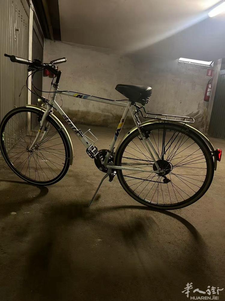 闲置自行车8成新50欧普拉托自提