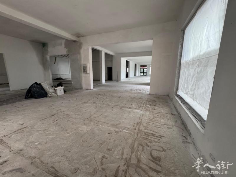 佛罗伦萨临街商业空间出租
