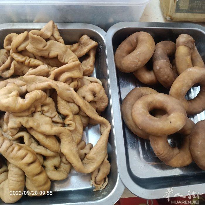 本人会做妈祖海鲜卤面。 还有排骨面，猪脚面，牛肉面，羊肉面等等。 兴趣的老板，可