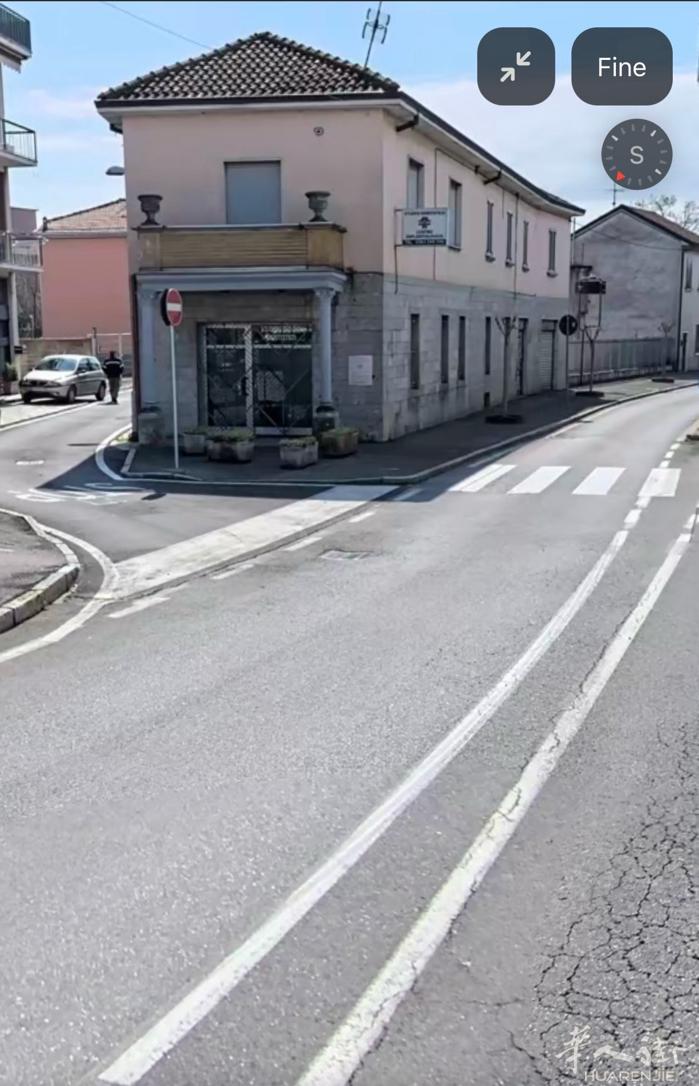在Bergamo边老外有一家私人牙科诊所出售、因为进入退休年龄，面积130平方米
