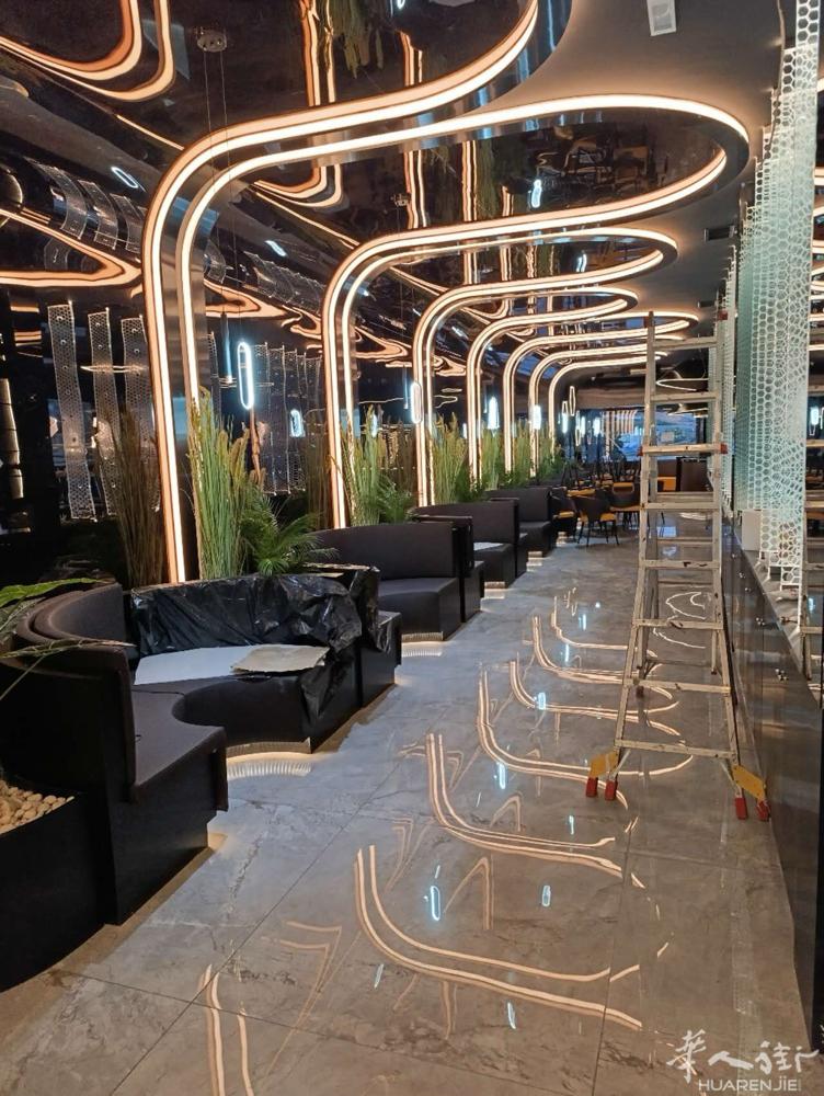 专业师傅装修队伍：接餐馆、美甲店、酒吧、住家、工厂、按摩店、百货等装修或者翻新，