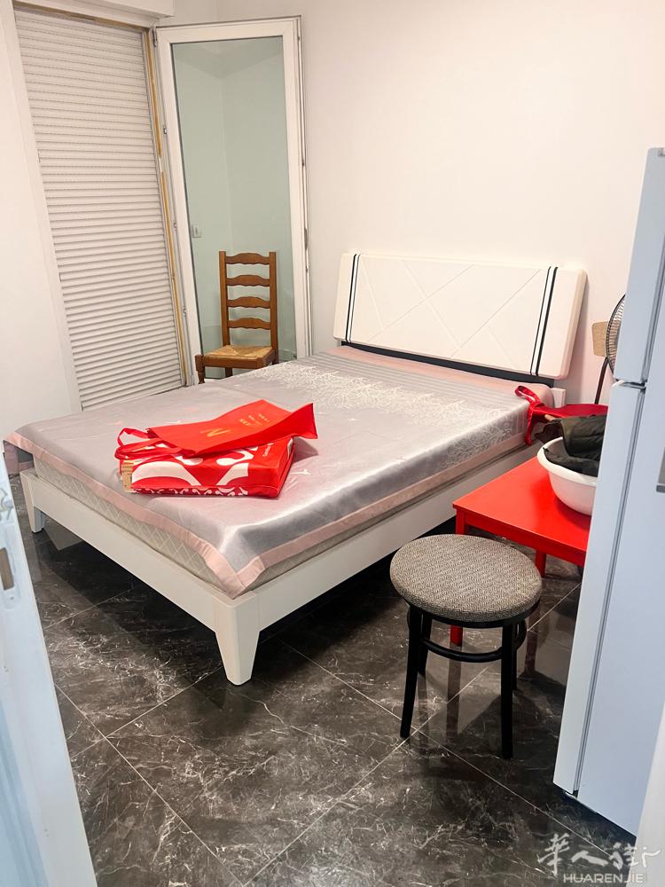 94省有一房间搭鋪16 RUE HENRI BARBUSSE94340 JOIN