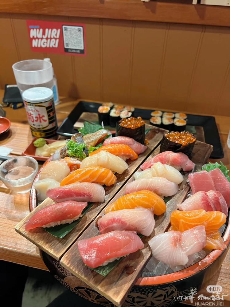 都灵市内招聘日本餐跑堂一名，工作轻松，交通方便，近地铁口。