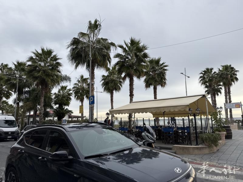 savona近海边城市招纯酒吧，要求最好是女性，会