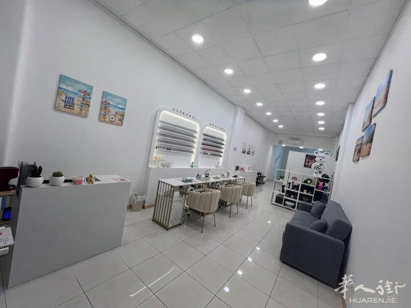 南部.卡拉布里亚.cosenza市中心.靠近麦当劳. 美甲店转让.
