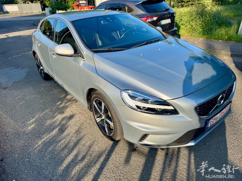 Volvo v40 汽油自动挡6cv. 2019年2万公里、保修1年、