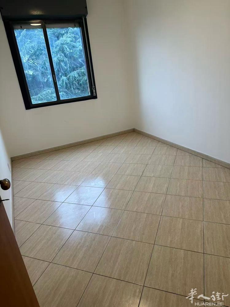 米兰房间出租🇮🇹 直接房东 没中介 ponale 紫线地铁口附近 地址 ：v