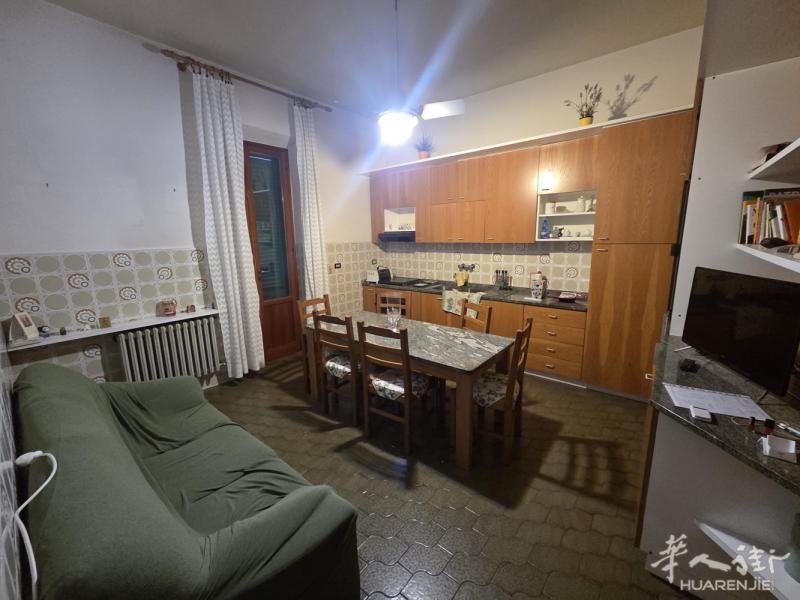 via sotto l'organo（vergaio） 落地房出售：厨房、客厅、