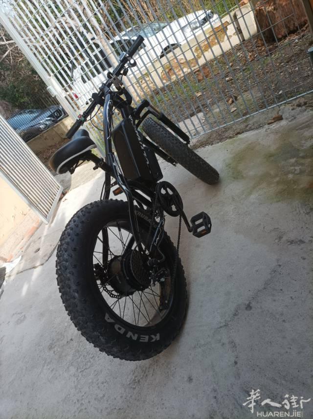 大轮胎电动车