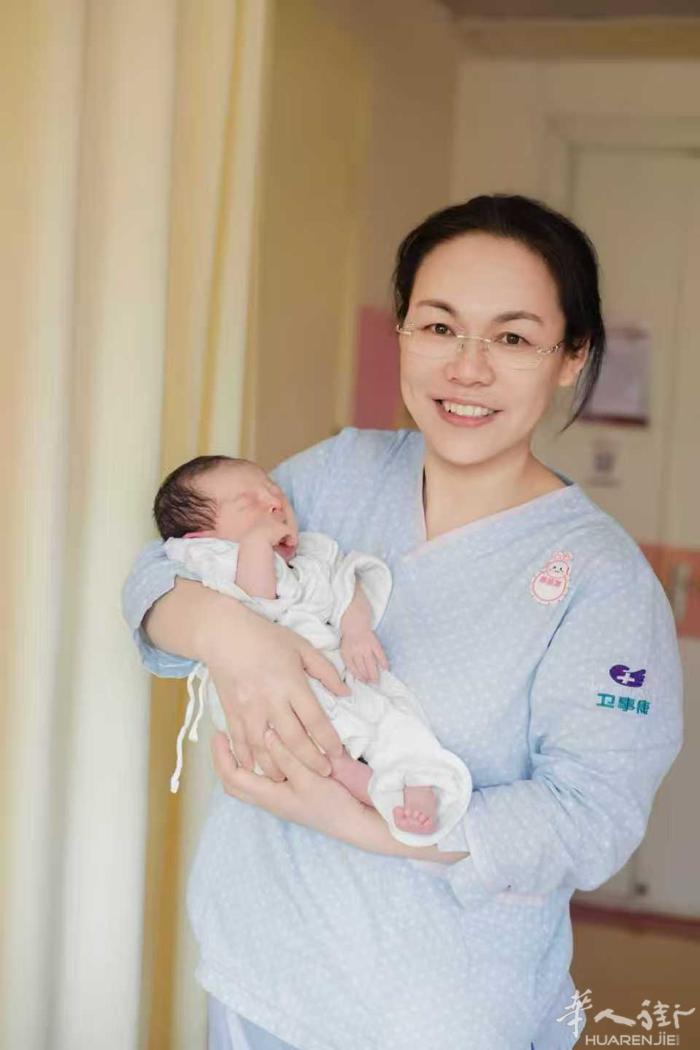 高端月嫂 / 金牌月嫂｜具备上海三甲妇产科专业陪护经验  本人从事母婴护理工作
