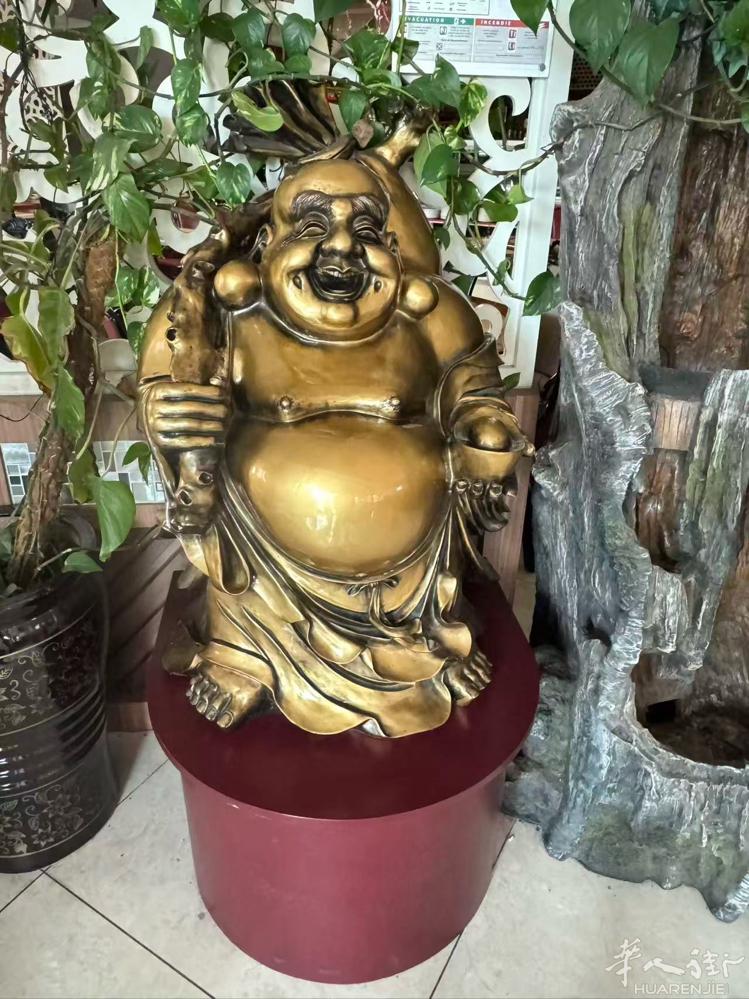 镇店鎏金弥勒佛   大肚弥勒佛象征着豁达乐观、福气满盈。 摆在家中或店里，不仅能