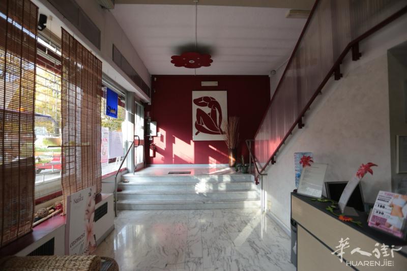 Torino出售一家美容中心  我们提供一间美容中心出售，配备12间独立美容舱，