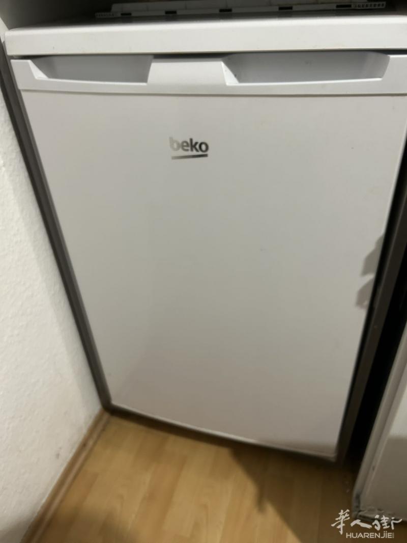 出小冰箱一个60大冰箱一个80，58寸电视一台，遥