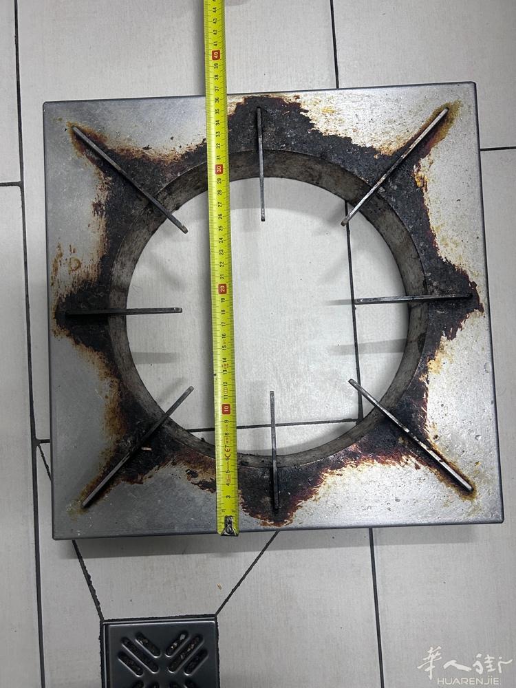 各位老板您们好 ，您们有这种炉头的脚多于的吗？我想要买