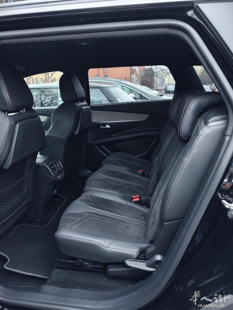 米兰滴滴专车随时出发价格实惠，诚接市内接送、跑腿、