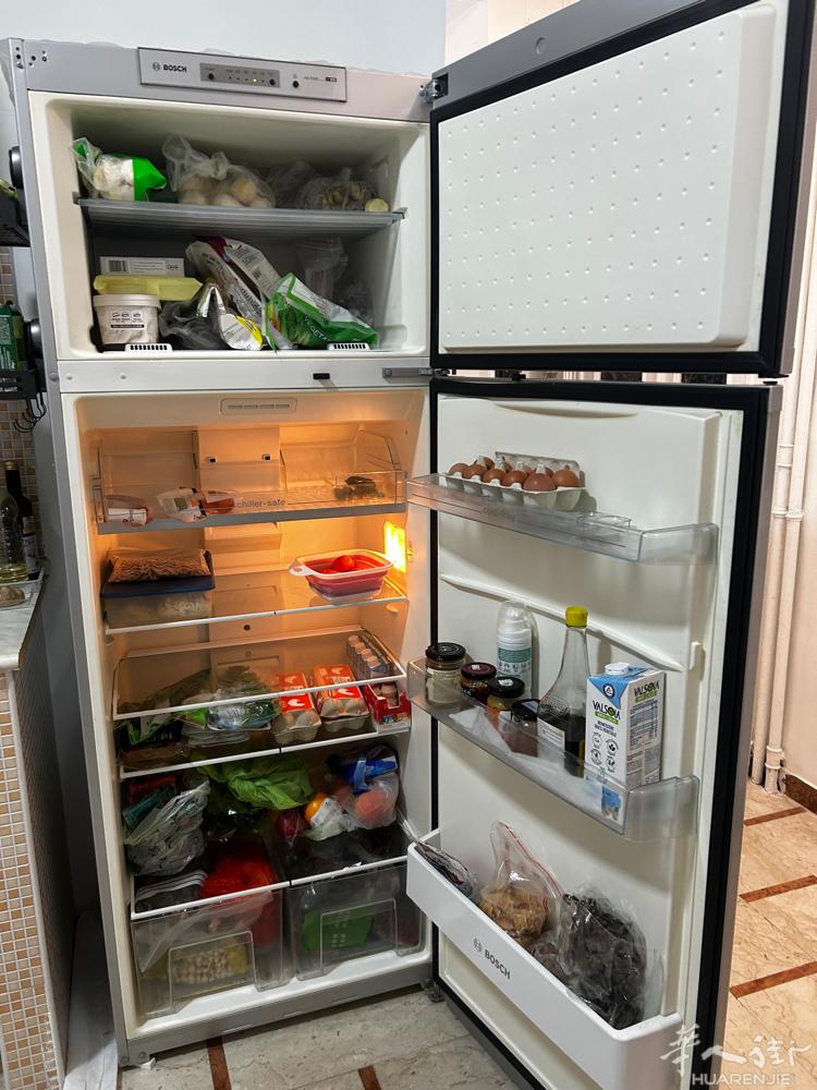 bosch的冰箱，因为要搬家50欧出，2月3号前！