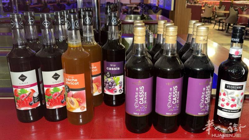 Metro sirop+crème 都半价出,全新未拆封 , 买的多价格能小刀，