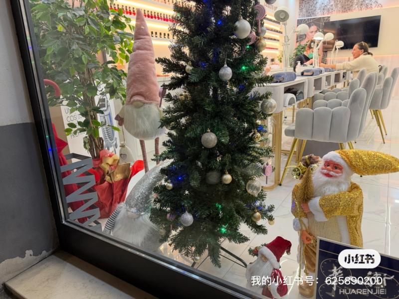 bologna 附近招美甲师 保底3300 -3800 住家近 联系电话3348