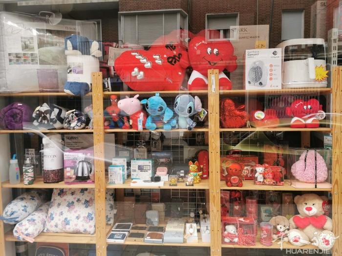 Toledo郊区，小型百元店转让