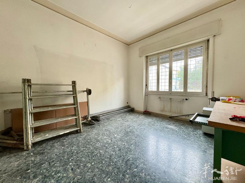 🏡✨【Sesto Fiorentino 市中心｜三面采光独栋排屋｜可交付全新装