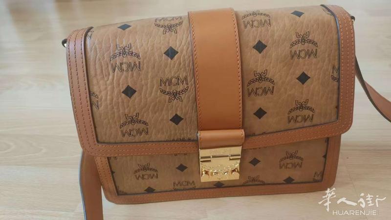 MCM，9成新，现600欧出