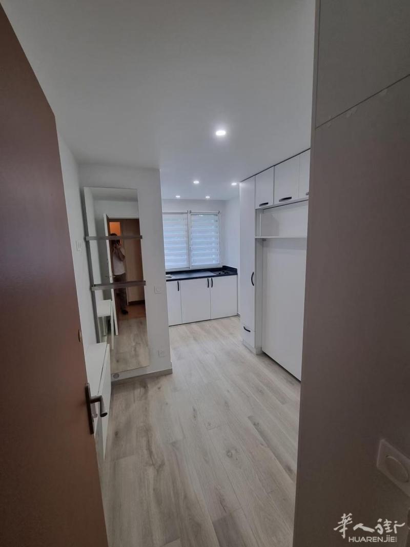 16区(ID：205936) 11平的 studio 卧室1  有家具