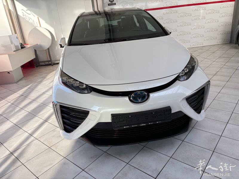 Toyota Mirai 氢燃料电动车可买可换