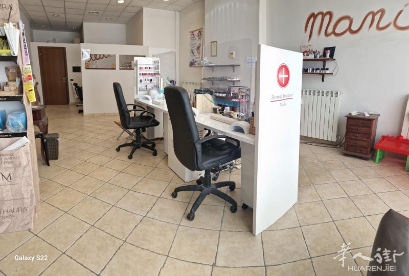 La Spezia 出售店铺  私人电话☎️ +39 339 316 5204