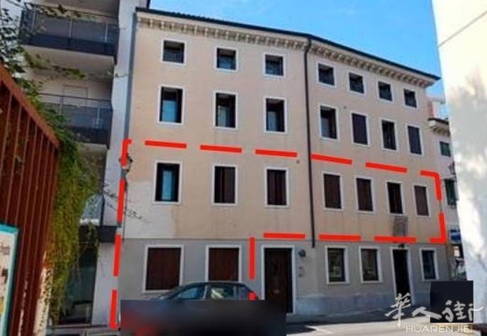 【拍卖房】Thiene, Vicenza 出售公寓  2 室1厅2卫 面积：18