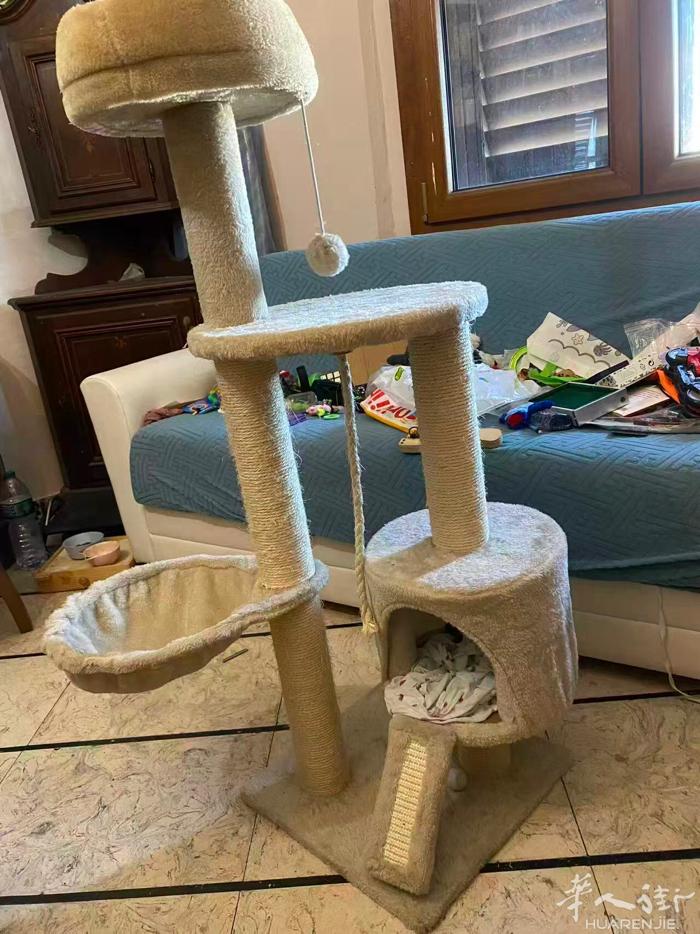 prato出9成新三层猫爬架，有一米多高，大猫小猫都适合，没有任何损坏。san