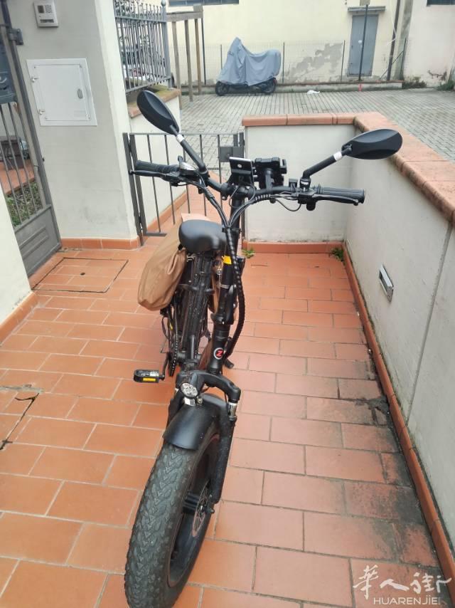 本人有辆电动自己车买来半年没有怎么骑，现在车证下来