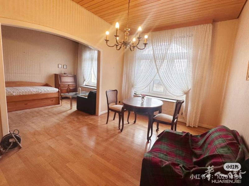 出租：临近杜塞展会 · 商住两用别墅 8间房