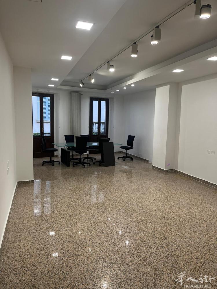 Milano-Abbiategrasso 出售商业空间可作为办公室工作室  位于