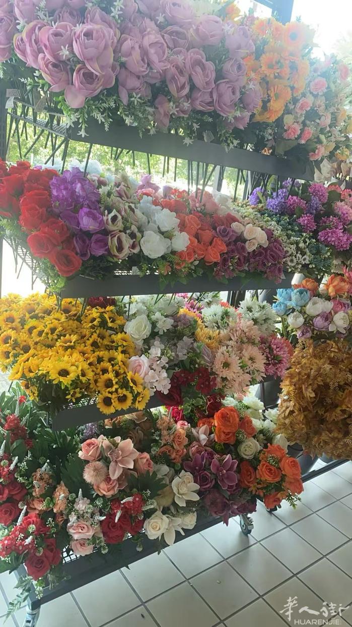 tortona火车站附近465平方空店出租。证件齐全没有转让费