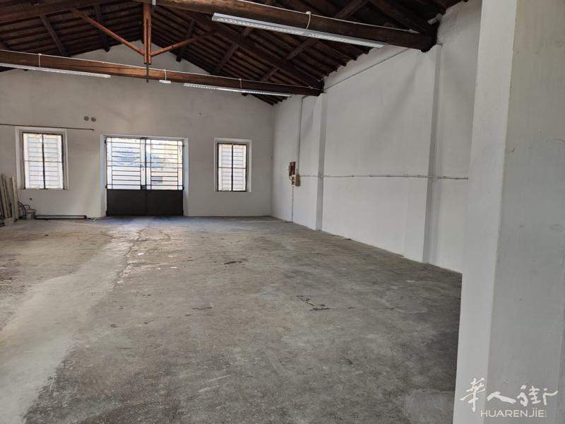 PRATO 工场出租est, località SAN GIORGIO A CO