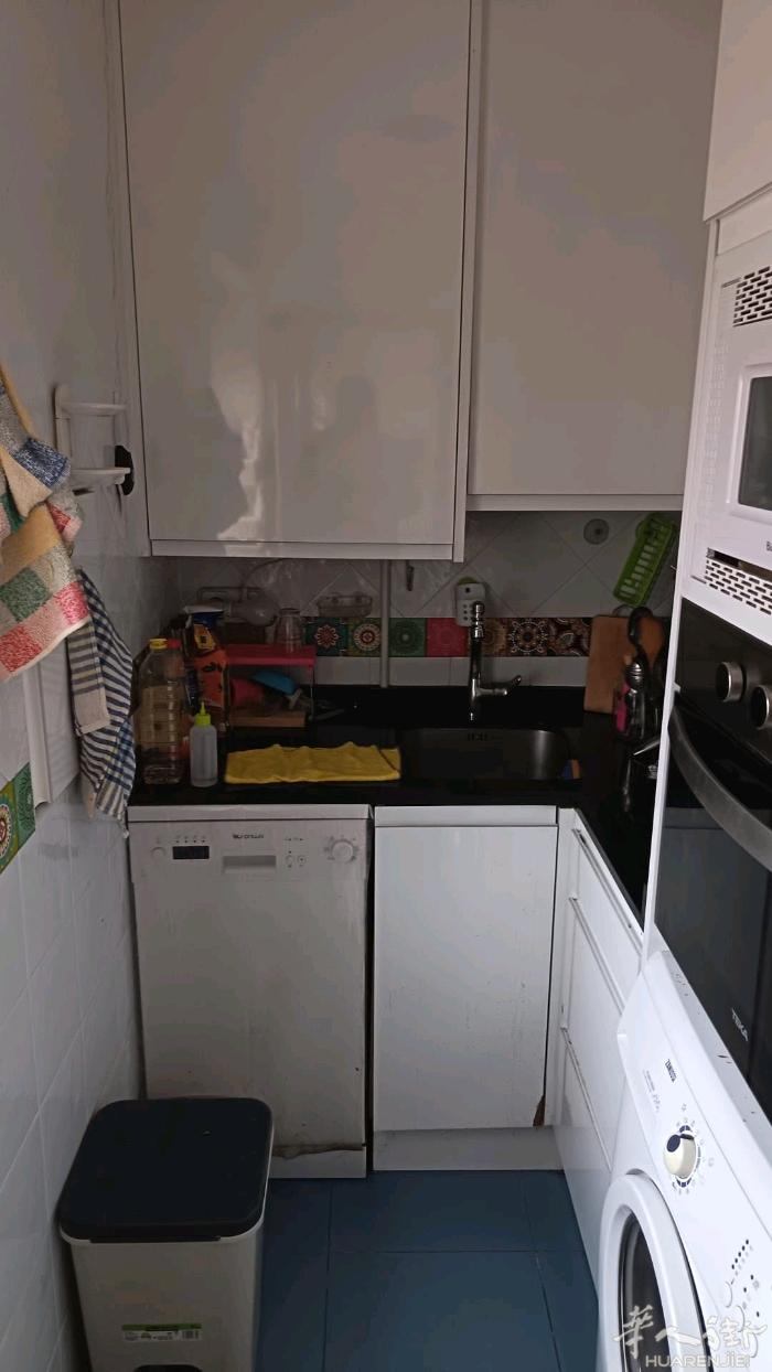 位于锡曼卡斯（Simancas）的波布拉杜拉德尔瓦列大道（Avenida Pob