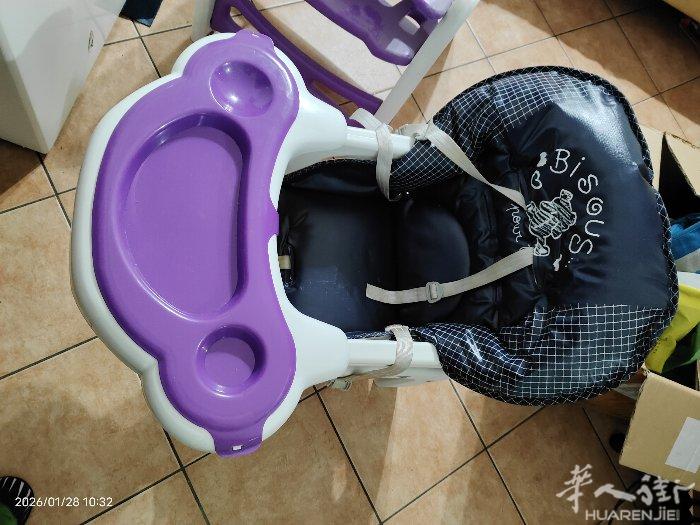 两用餐椅，放的时间久有点脏，回去刷一下就好，大概8成新～可以做餐椅，宝宝大了还可